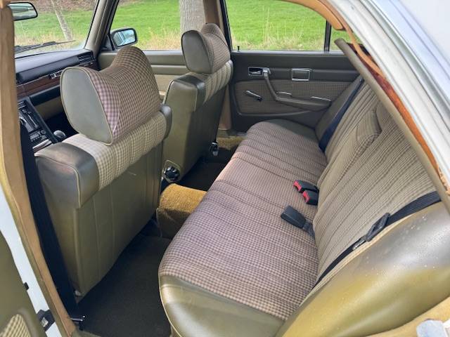 Mercedes-Benz W116 280S