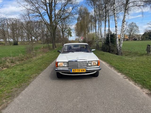 Mercedes-Benz 280CE Coupe