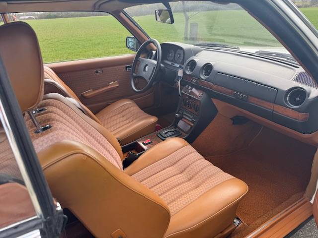 Mercedes-Benz 280CE Coupe