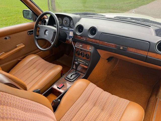 Mercedes-Benz 280CE Coupe