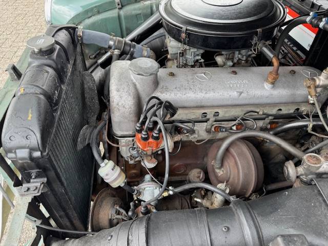 Mercedes-Benz 220S Ponton Hydrak