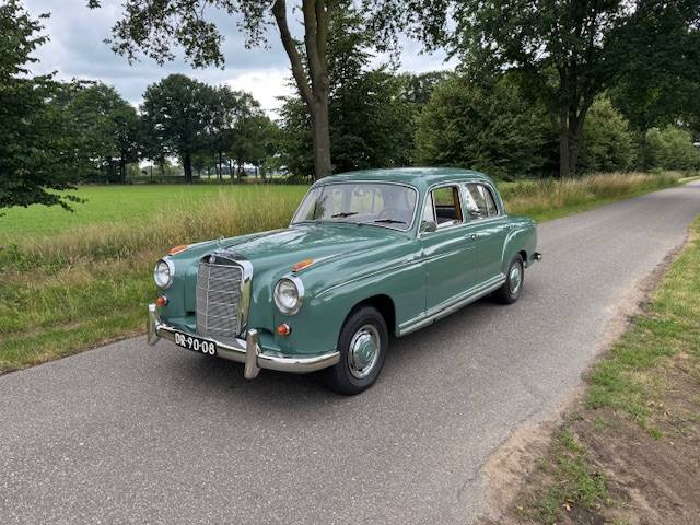 Mercedes-Benz 220S Ponton Hydrak