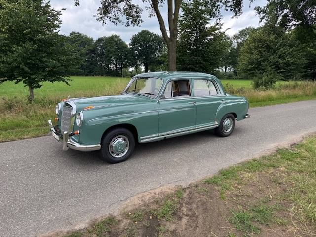 Mercedes-Benz 220S Ponton Hydrak