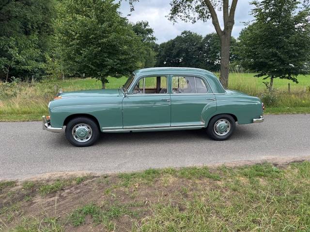 Mercedes-Benz 220S Ponton Hydrak