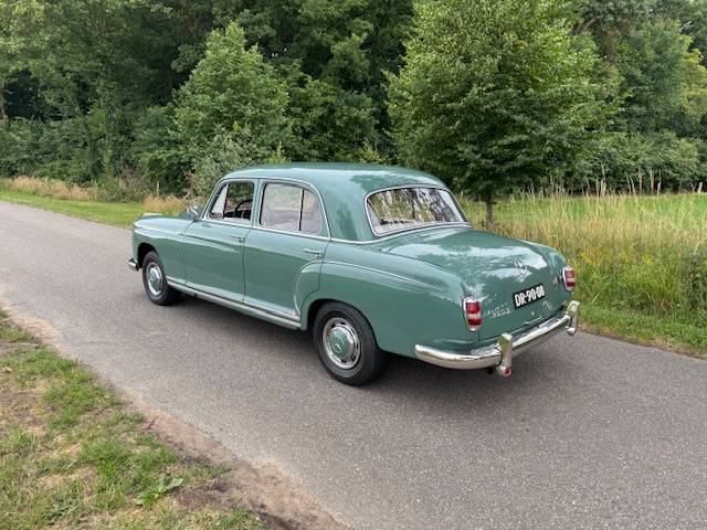 Mercedes-Benz 220S Ponton Hydrak