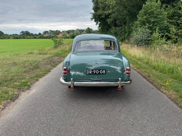 Mercedes-Benz 220S Ponton Hydrak