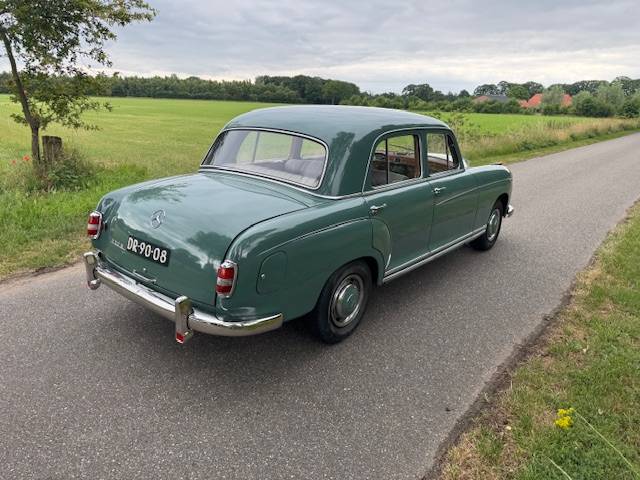 Mercedes-Benz 220S Ponton Hydrak