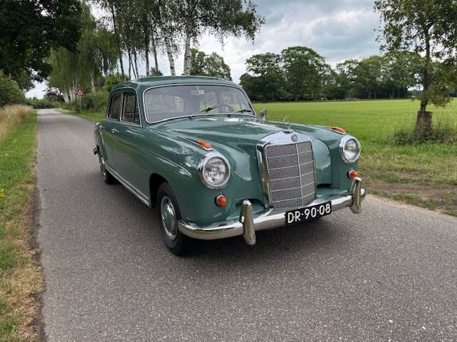 Mercedes-Benz 220S Ponton Hydrak