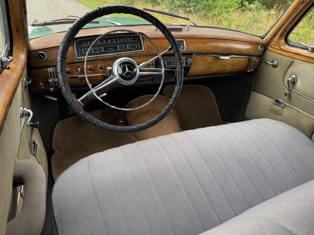 Mercedes-Benz 220S Ponton Hydrak