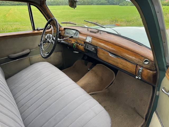 Mercedes-Benz 220S Ponton Hydrak