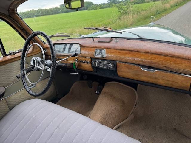 Mercedes-Benz 220S Ponton Hydrak