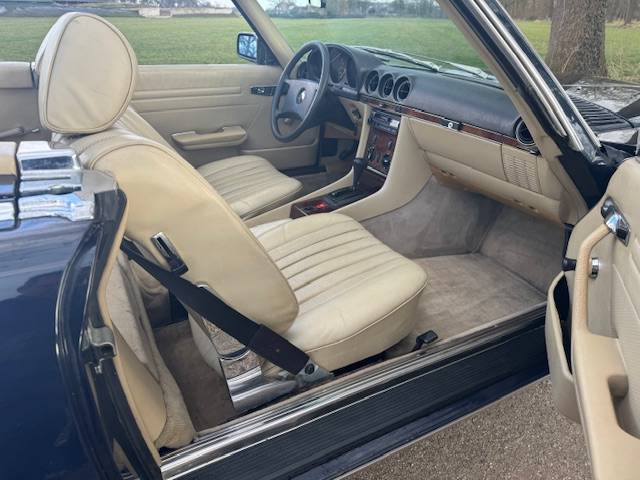 Mercedes-Benz R107 380SL AUT